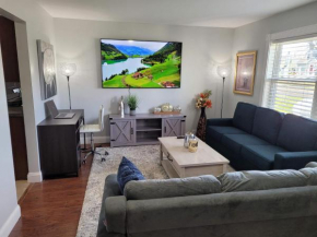Nice and cozy, house with private parking, yard
